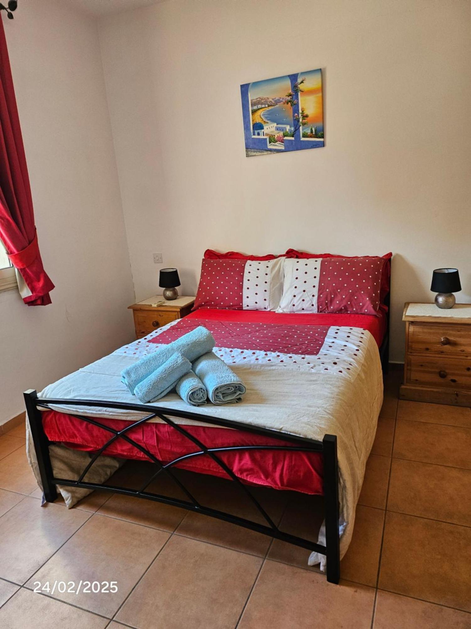 Paphos Holiday Home Bagian luar foto